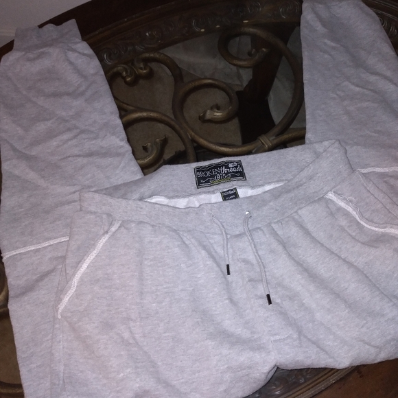 🎉Men's Distressed Joggers - Picture 3 of 5